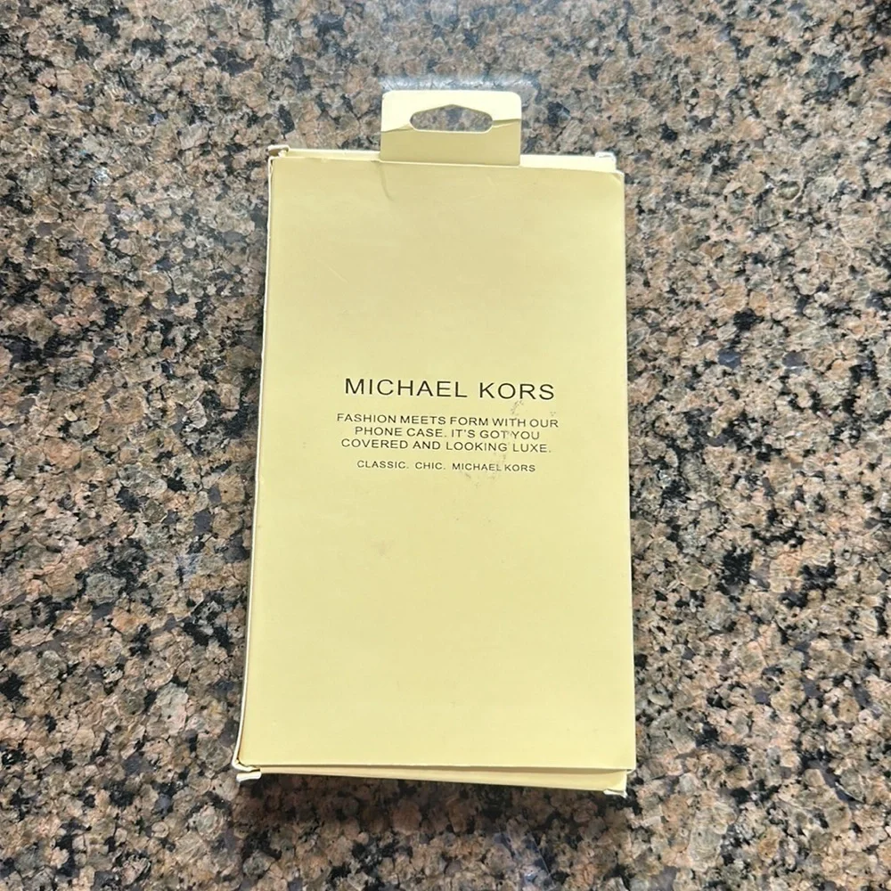 🥰- NWT Michael Kors phone case for iPhone 6,6S
